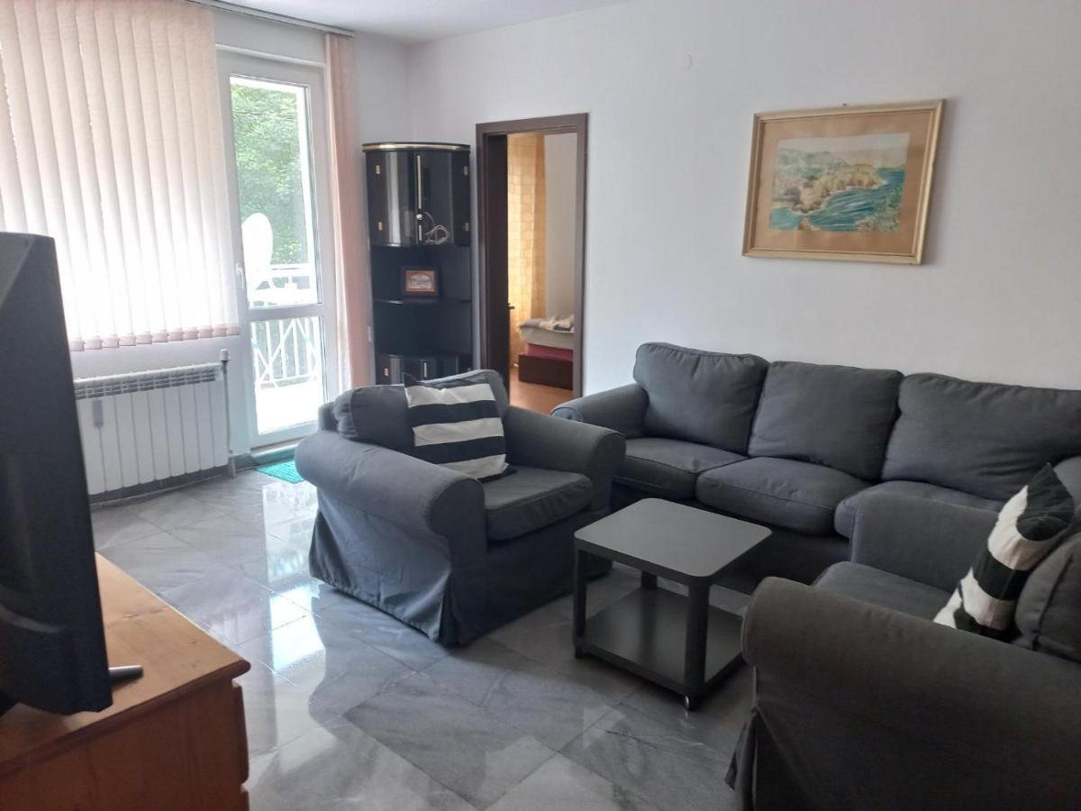 Beautiful Location Apartment Sofia Bagian luar foto